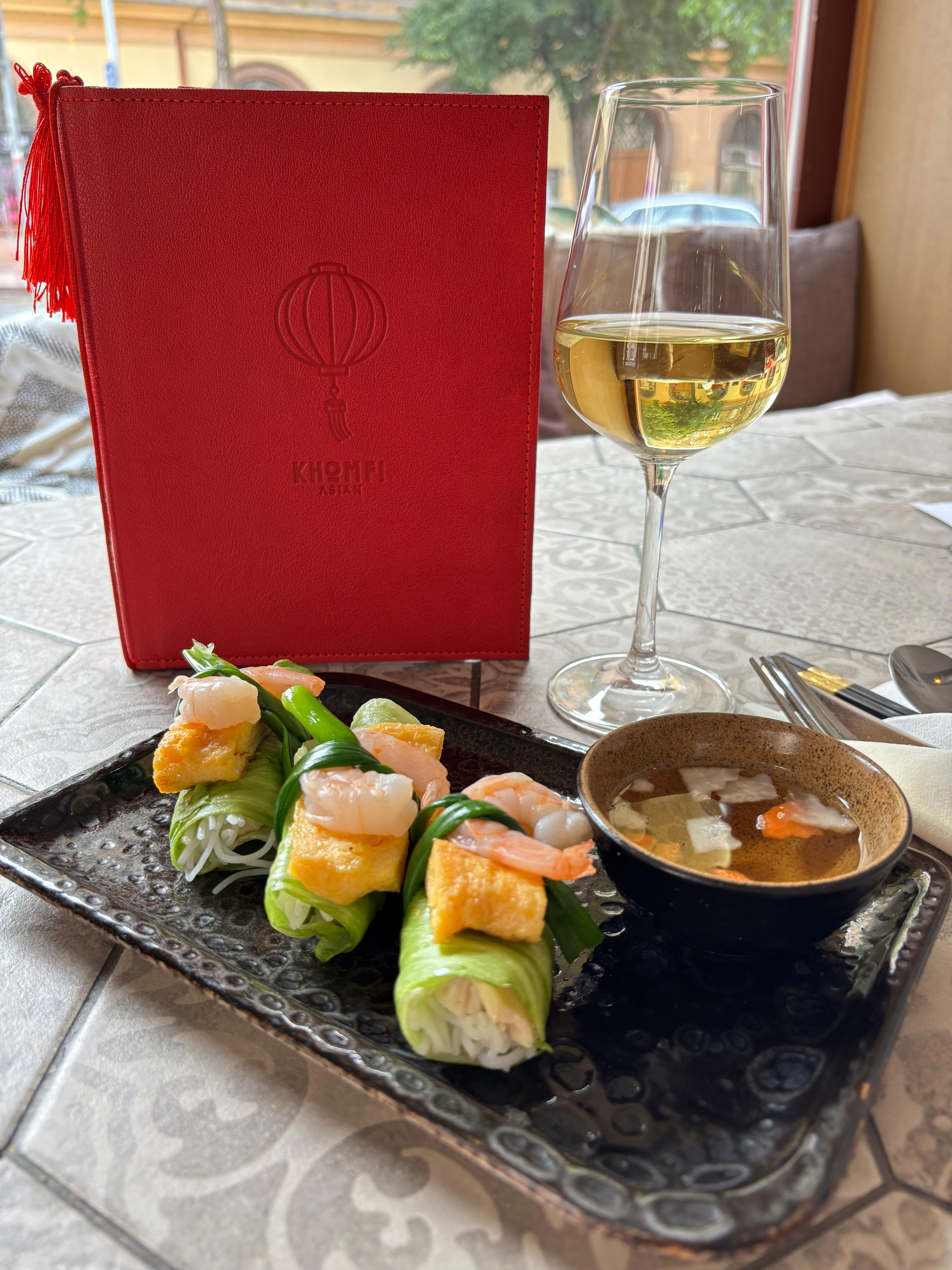 Khomfi - Nem cuốn Hà Nội